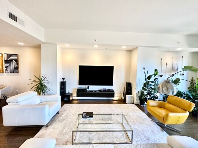 Building Photo - 5055 Addison Cir