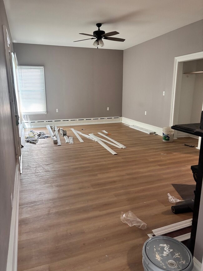 Building Photo - 438 Villa St