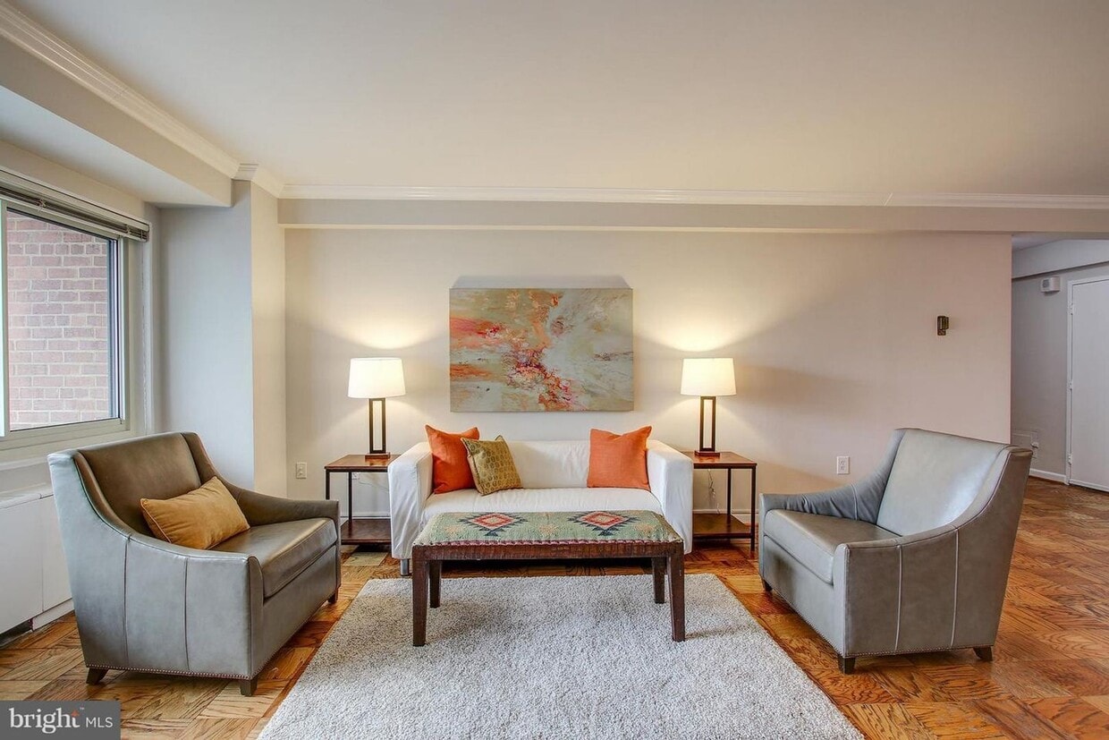 Primary Photo - Wesley Heights Two Bedroom, Two Baths, Fur...