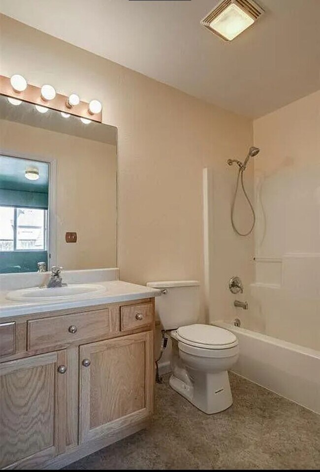 Foto del edificio - 78 Shallow Brook Ln
