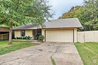 Building Photo - 5004 Suburban Dr