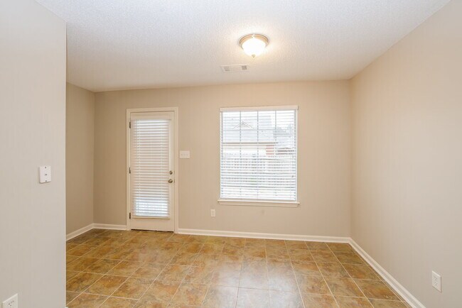 Foto del edificio - 10222 Evening Hill Dr