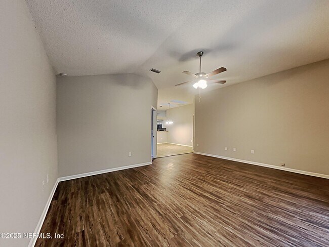 Foto del edificio - 6075 Scenic Meadow Ln