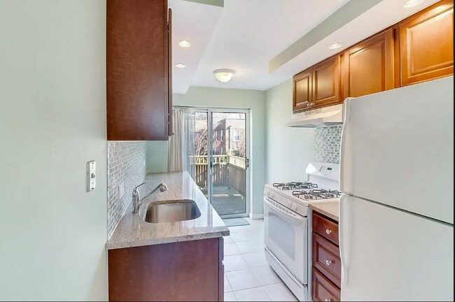 Foto del edificio - 39-27 45th St