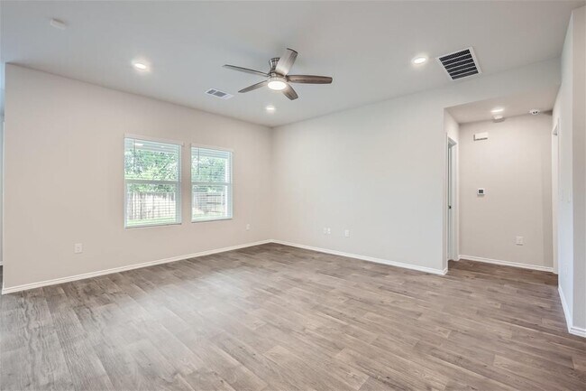Building Photo - 12605 Brahmin Dr