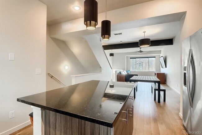 Dinning area - 2261 Glenarm Plz