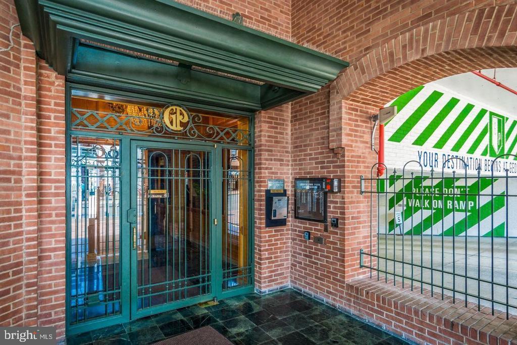 Foto principal - 1080 Wisconsin Ave NW