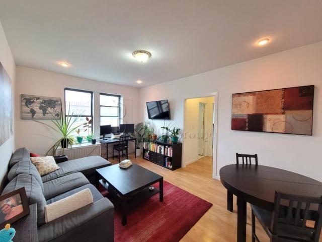 Foto principal - 1 bedroom in ASTORIA NY 11103