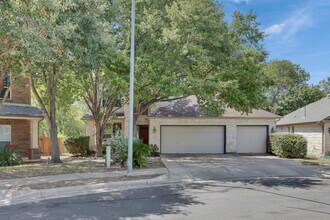 Building Photo - 10616 Big Thicket Dr