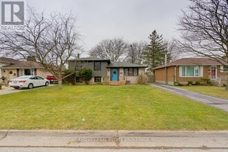 Building Photo - 13 Dunwich Dr