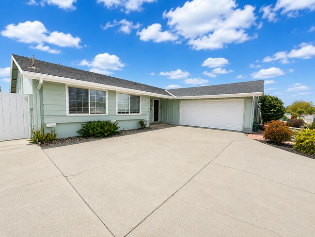 Building Photo - MUST SEE 3BD 2BA HOME! CALL 9 1 0 - 5 8 3 - 6 0 2 TODAY!