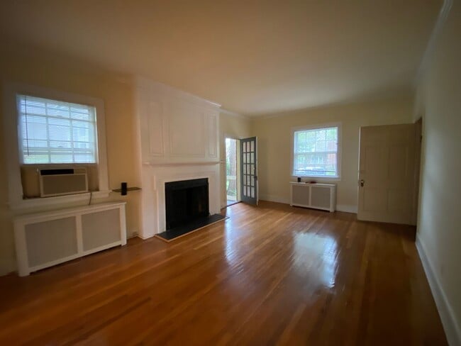 Foto del edificio - 4304 Bromley Ln