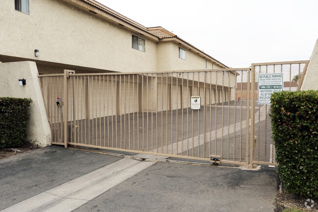 Building Photo - Califorian Apartments