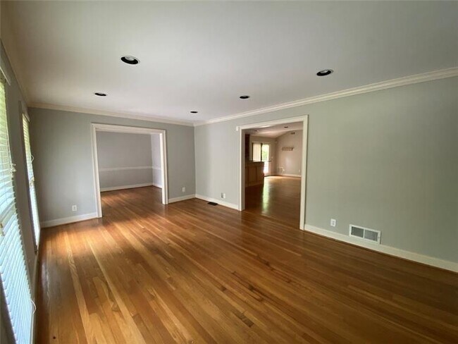 Building Photo - 540 Windsor Pkwy
