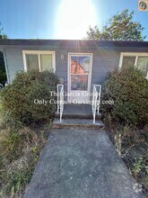 Building Photo - 7124 SE Lexington St