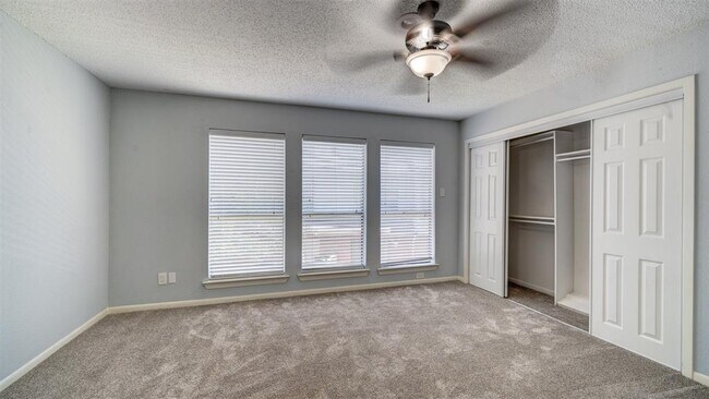 Building Photo - 2277 S Kirkwood Rd