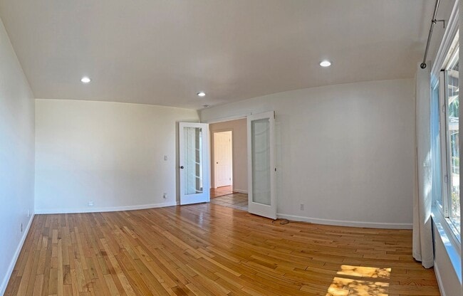 Building Photo - Gorgeous Large Milpitas Home located in a ...