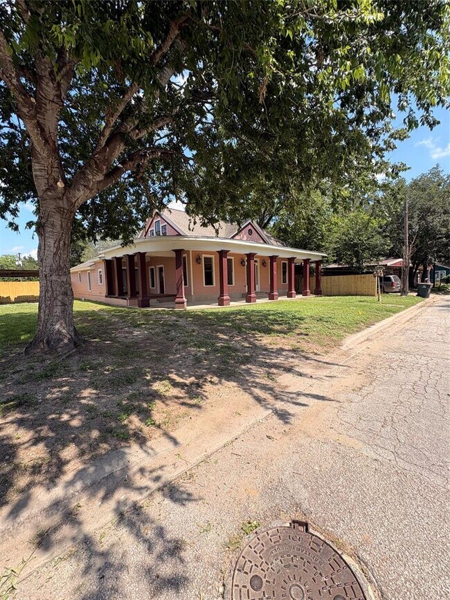 Foto del edificio - 105 S Cedar Ave