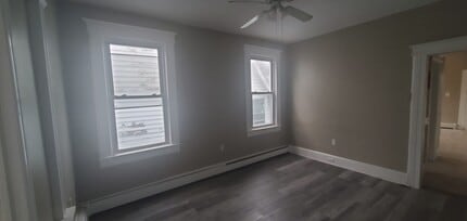 Building Photo - 27 Sharon Ave