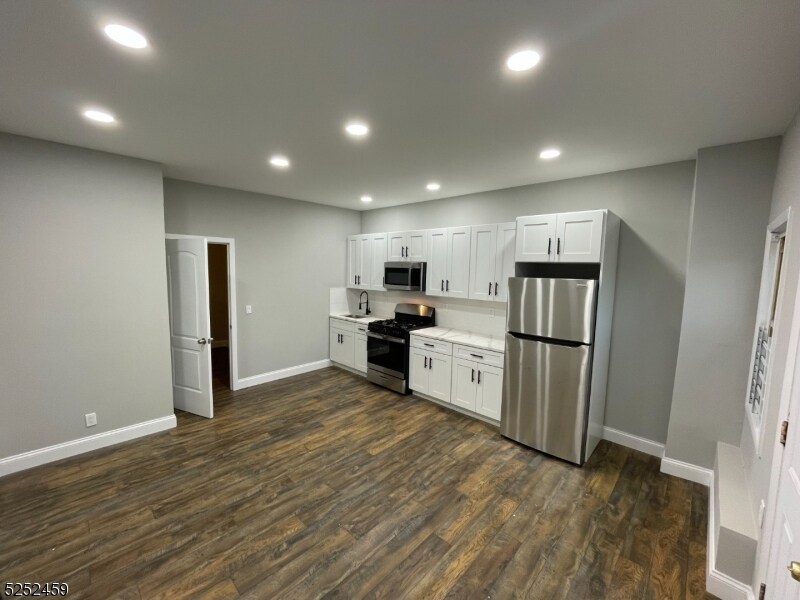 Foto principal - 554 W Broad St