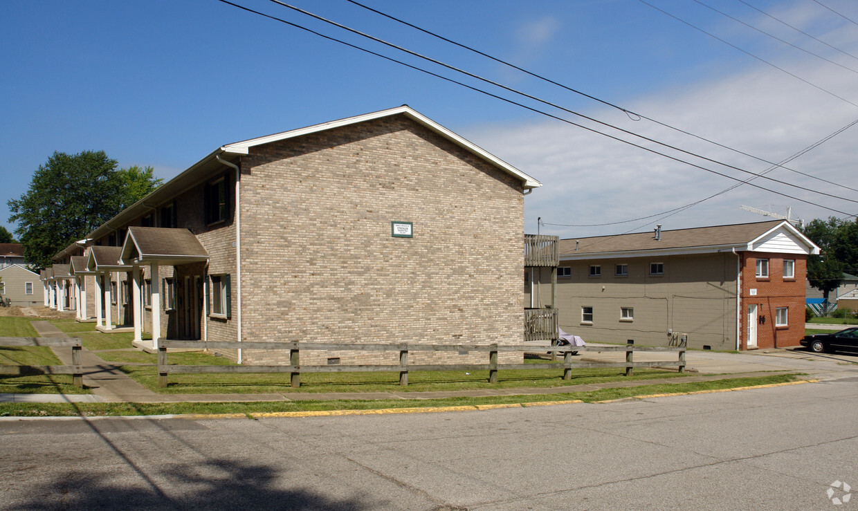 Primary Photo - 4500 Kanawha Tpke