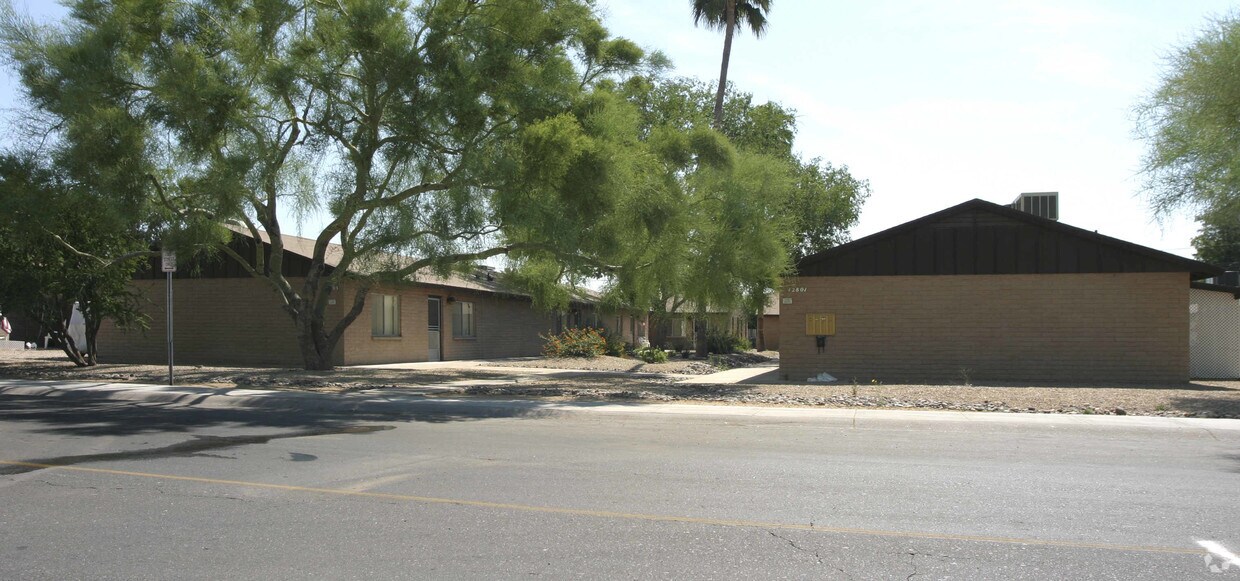 Primary Photo - 12643-12803 N 113th Ave