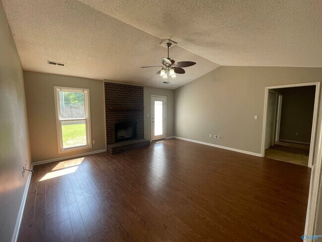 Building Photo - 109 Medicine Bend Dr