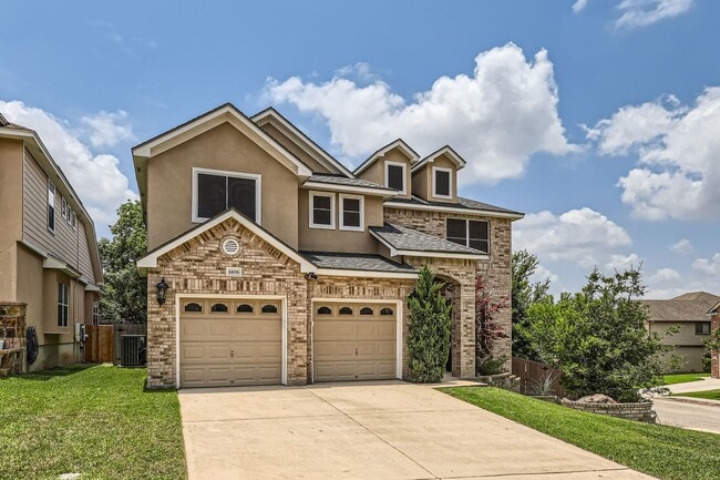 Building Photo - Lookout Canyon Stunner