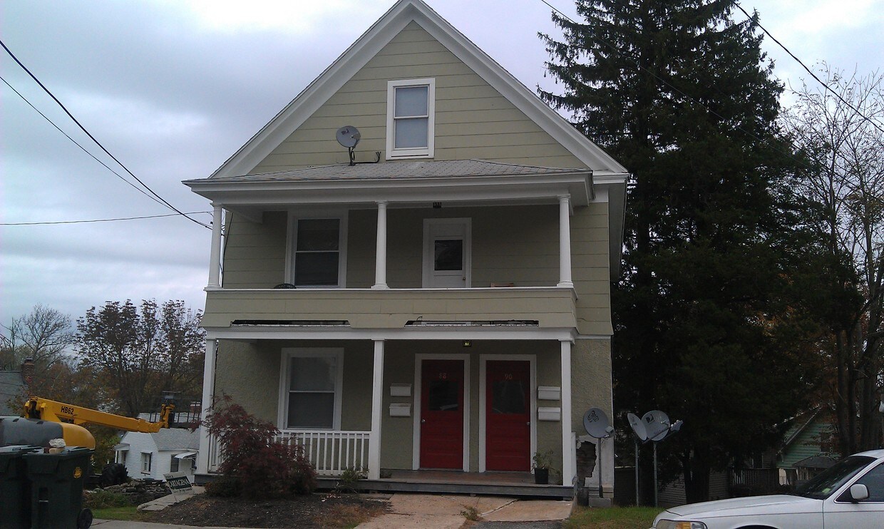 Primary Photo - 88 Riverview Ave