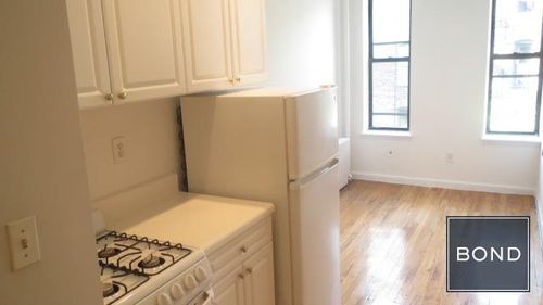 Foto del edificio - 325 E 93rd St