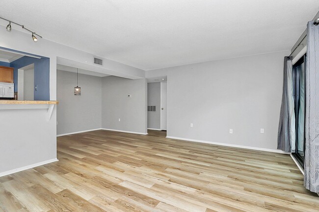 Building Photo - 5012 Sardis Rd