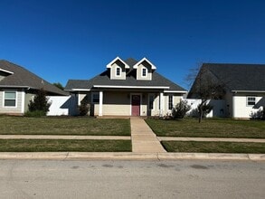 Building Photo - 1209 Pinot Dr