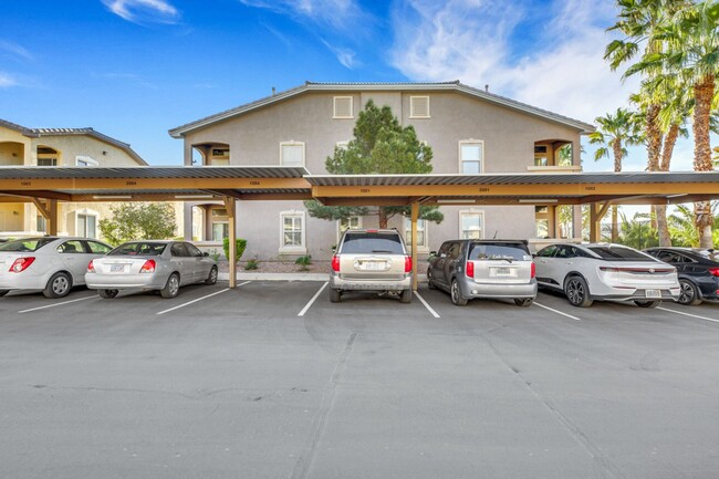Building Photo - Two Bedroom Condo in Gate community