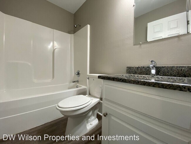 Foto del edificio - 2 br, 1 bath House - 300A Clint Road
