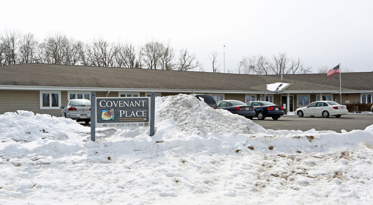 Building Photo - Covenant Place