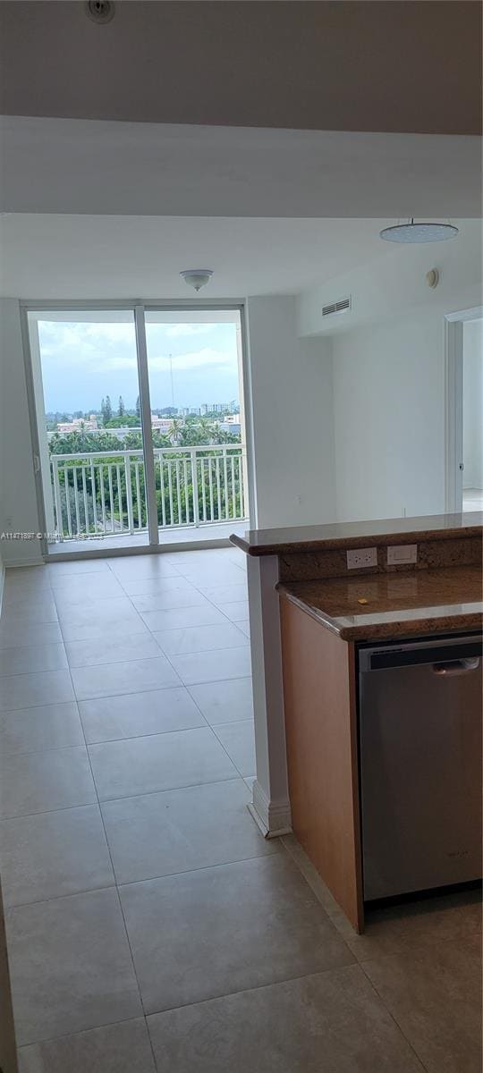 Building Photo - 1745 E Hallandale Beach Blvd