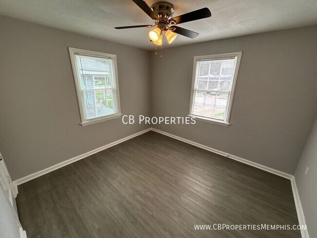 Foto del edificio - 2156 Stovall Ave