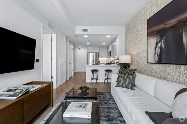 A1 1BR, 1BA - 621SF - Living Room - Grand 340
