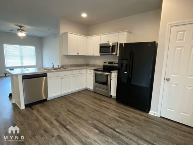 Building Photo - 16388 Seminole Dr
