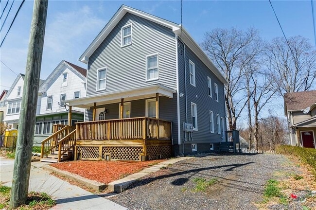 Building Photo - 31 Willetts Ave