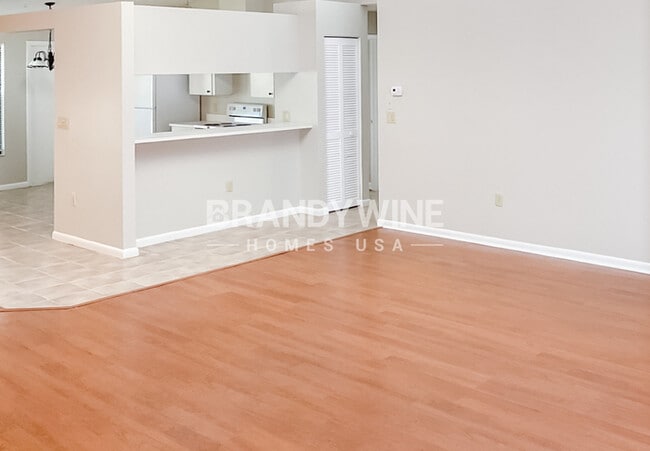 Building Photo - 8122 Hathaway Dr