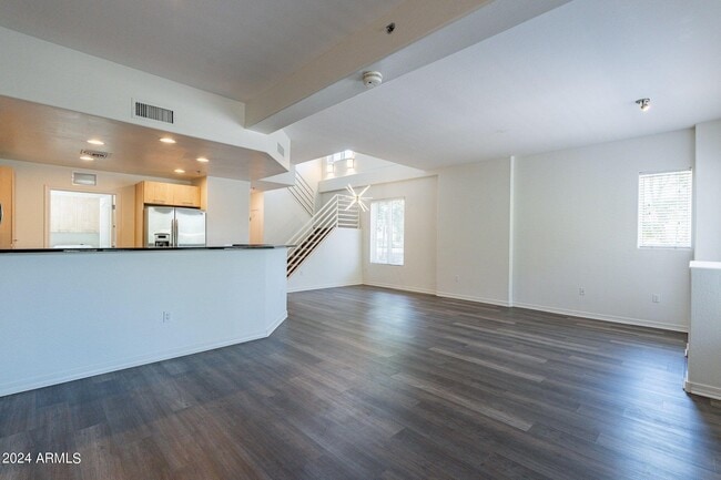Building Photo - 16 W Encanto Blvd
