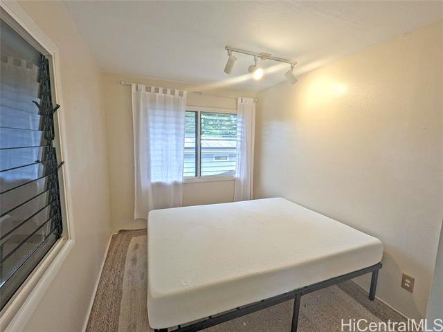 Foto del edificio - 42-099-99 Old Kalanianaole Rd