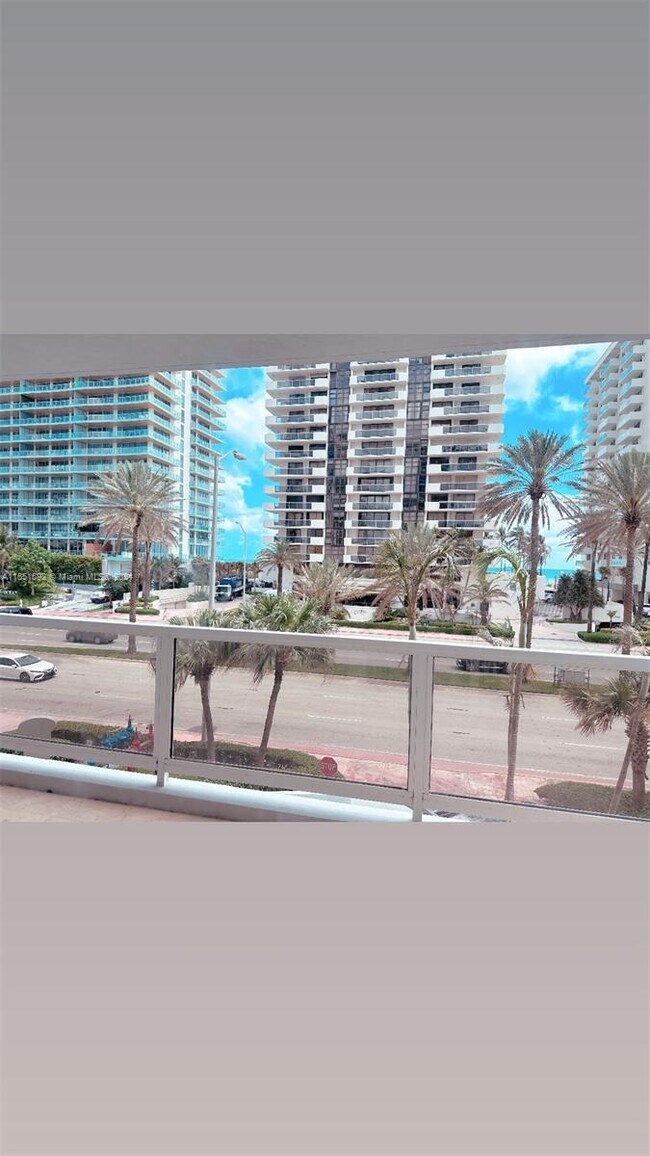 Foto del edificio - 5700 Collins Ave