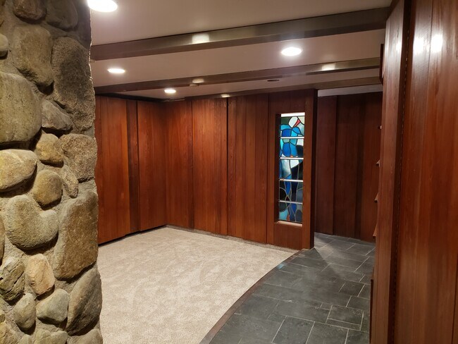 Master Bedroom - 2750 Walnut Lake Rd