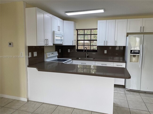 Foto del edificio - 3460 NW 208th St