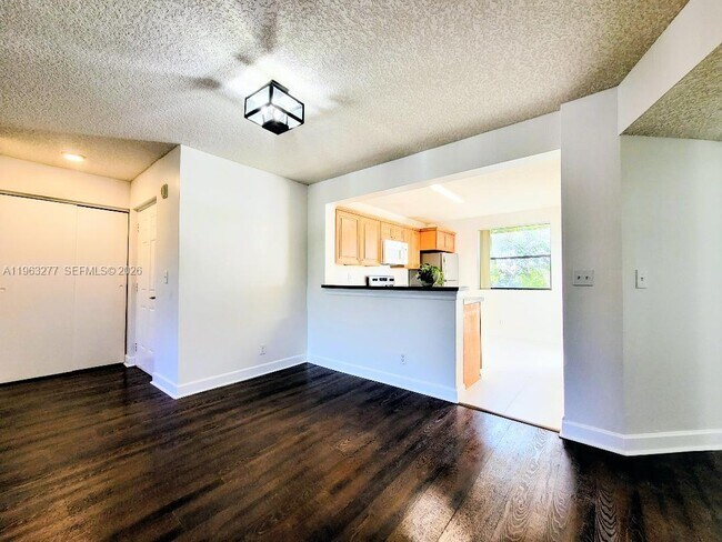 Foto del edificio - 5701 Riverside Dr