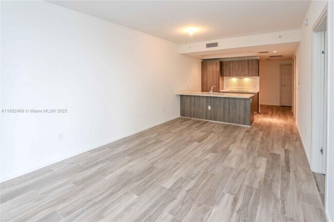 Building Photo - 801 S Miami Ave