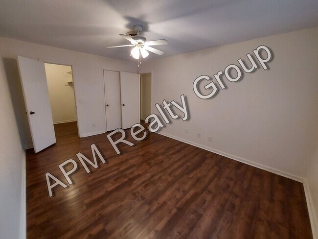 Building Photo - Rosewood condo