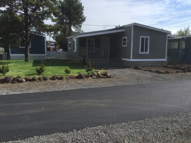 Building Photo - La Pine Mobile Home Park